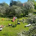 Leete Residence- 3br Family Friendly With Huge Garden&free Parking Korter *