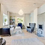 Leete Residence- 3br Family Friendly With Huge Garden&free Parking * Tallinn