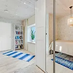 Leete Residence- 3br Family Friendly With Huge Garden&free Parking Lägenhet