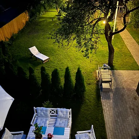 New 3br Family Friendly With Huge Garden&free Parking Lejlighed *