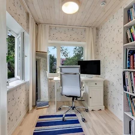 Lägenhet New 3br Family Friendly With Huge Garden&free Parking *