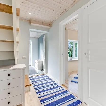 New 3br Family Friendly With Huge Garden&free Parking Apartment