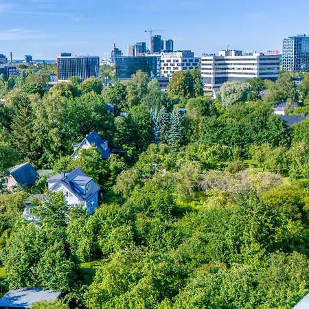 Apartamento New 3br Family Friendly With Huge Garden&free Parking Tallin