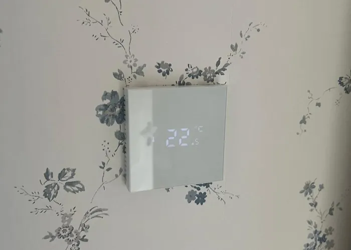 Korter Leete Residence- 3br Family Friendly With Huge Garden&free Parking