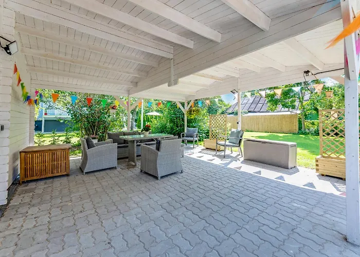 Apartman Leete Residence- 3br Family Friendly With Huge Garden&free Parking