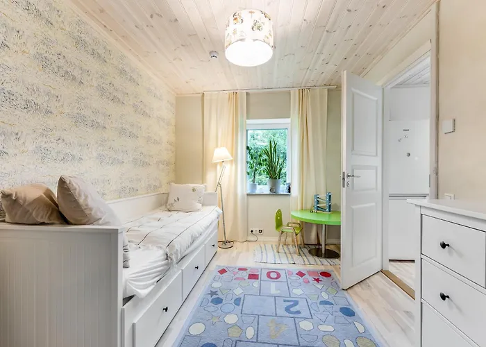 Leete Residence- 3br Family Friendly With Huge Garden&free Parking Tallinn